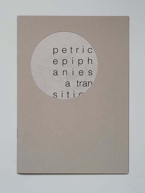 Hovedbilde Andrea Grundt Johns - petric epiphanies - a ...